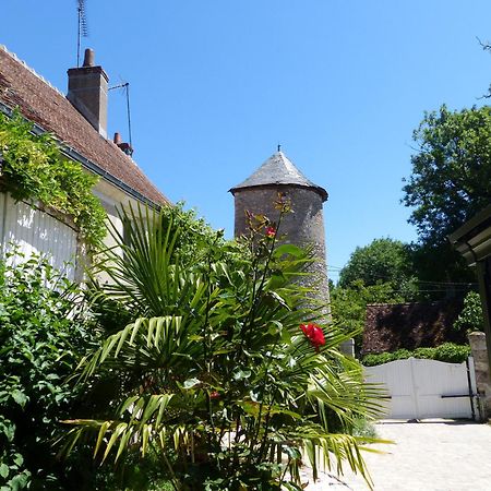 Gite De La Tour De Loire - 65 M2 Au Pied D'Une Tour De Gue Du 17Eme Siecle Mer Екстериор снимка