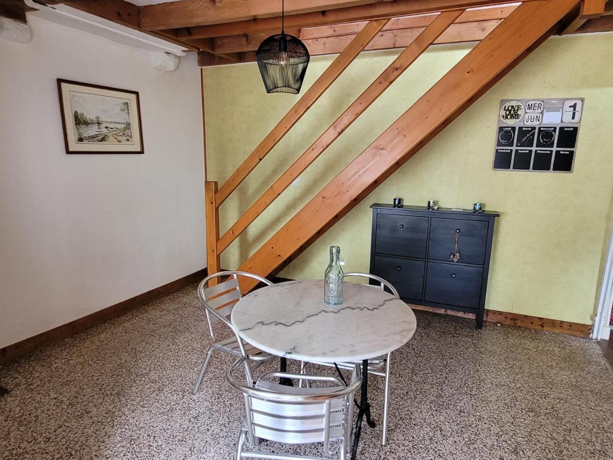Gite De La Tour De Loire - 65 M2 Au Pied D'Une Tour De Gue Du 17Eme Siecle Mer Екстериор снимка