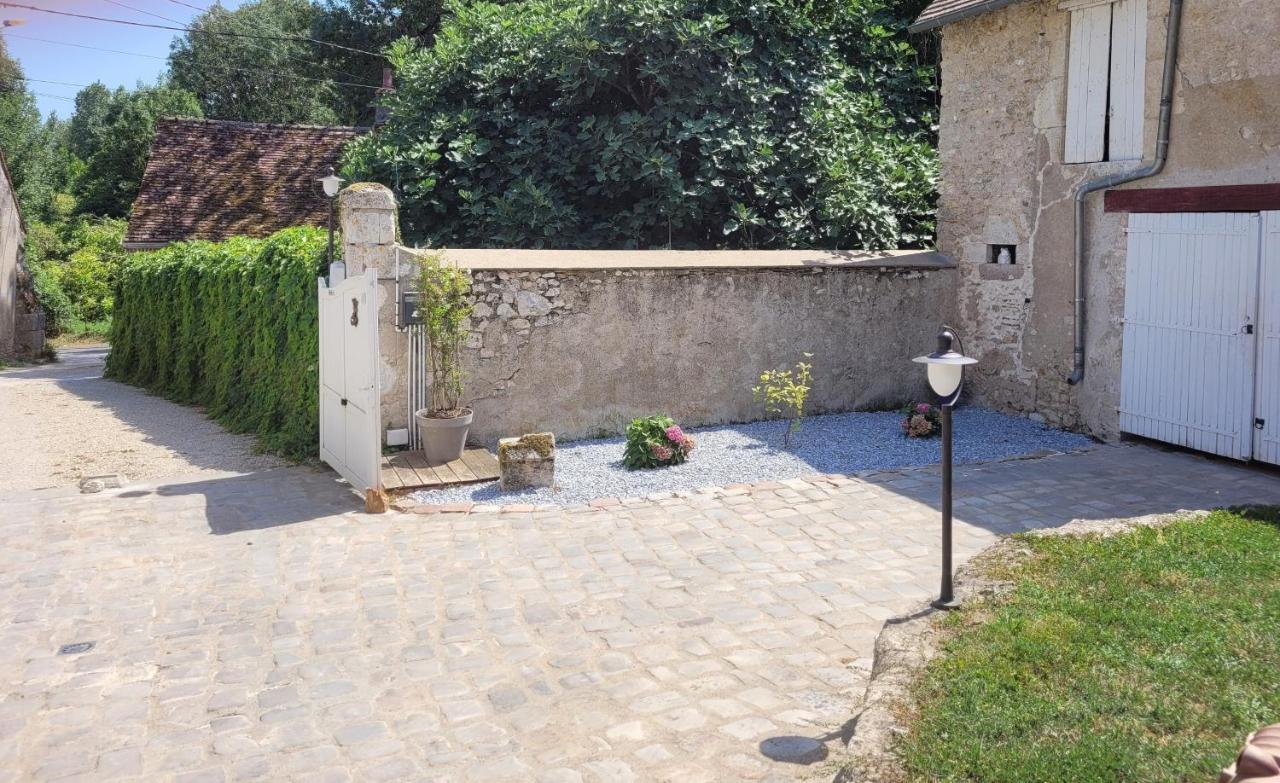 Gite De La Tour De Loire - 65 M2 Au Pied D'Une Tour De Gue Du 17Eme Siecle Mer Екстериор снимка