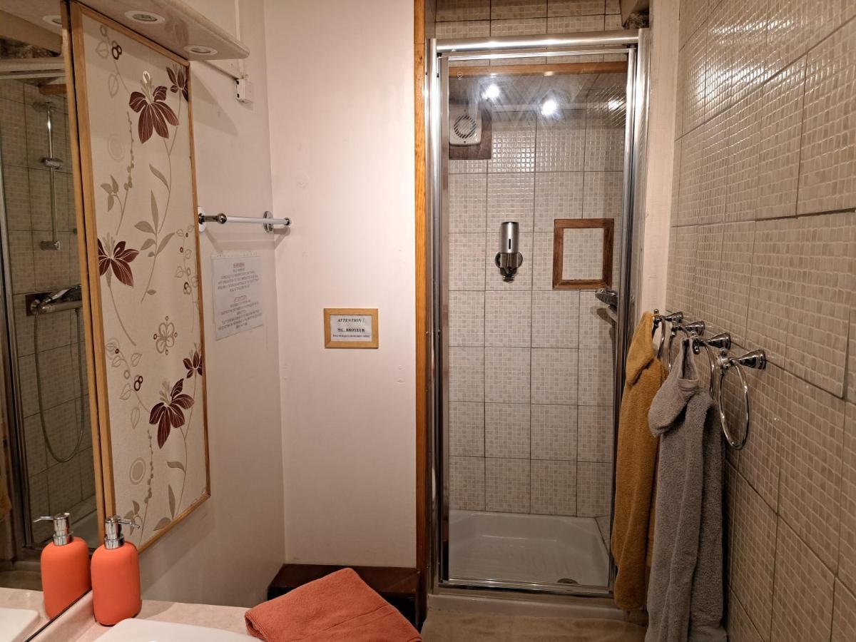 Gite De La Tour De Loire - 65 M2 Au Pied D'Une Tour De Gue Du 17Eme Siecle Mer Екстериор снимка