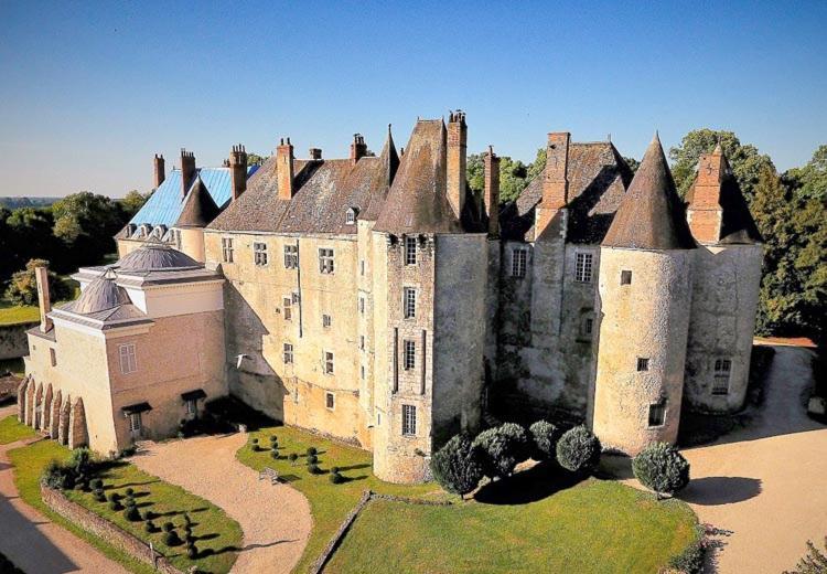 Gite De La Tour De Loire - 65 M2 Au Pied D'Une Tour De Gue Du 17Eme Siecle Mer Екстериор снимка