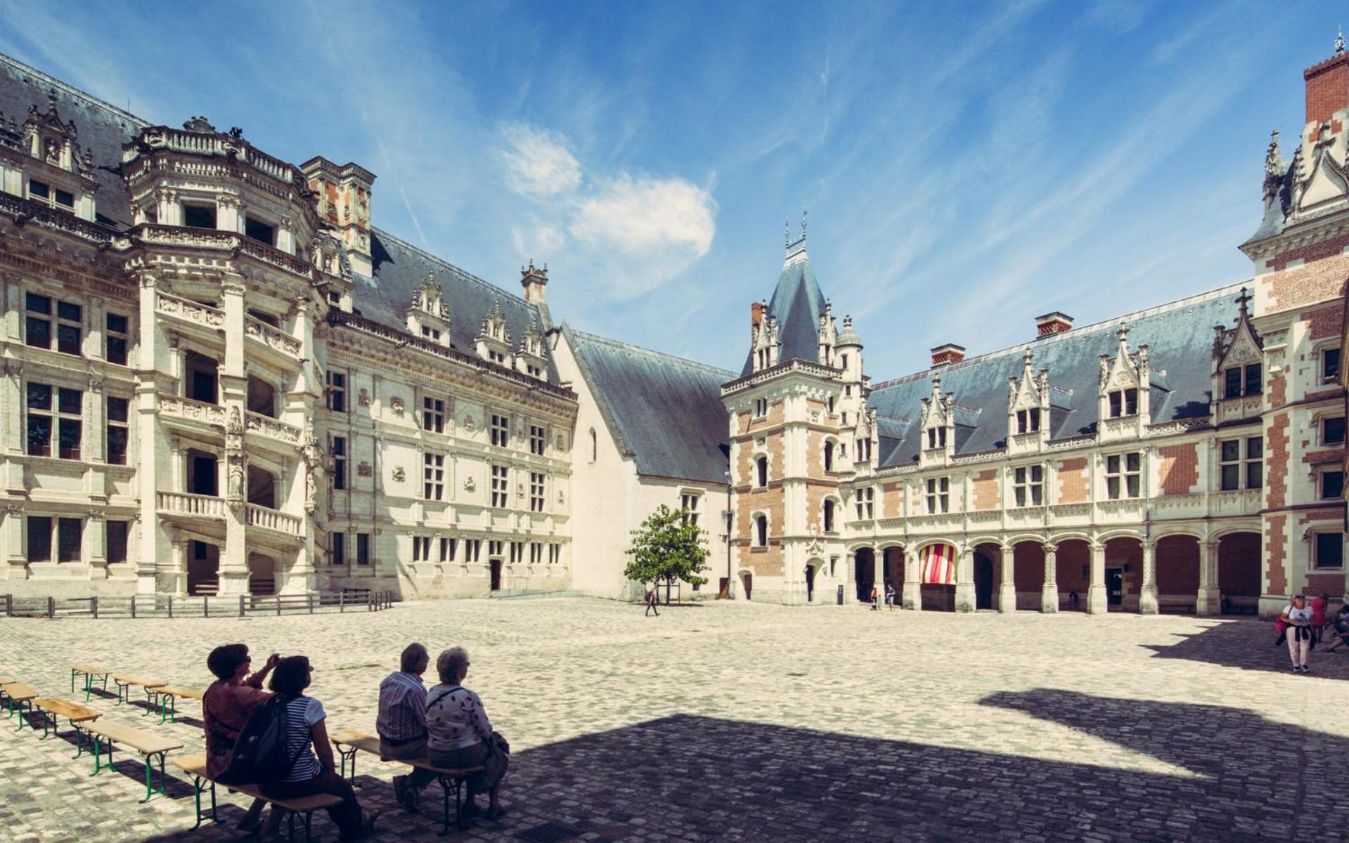 Gite De La Tour De Loire - 65 M2 Au Pied D'Une Tour De Gue Du 17Eme Siecle Mer Екстериор снимка